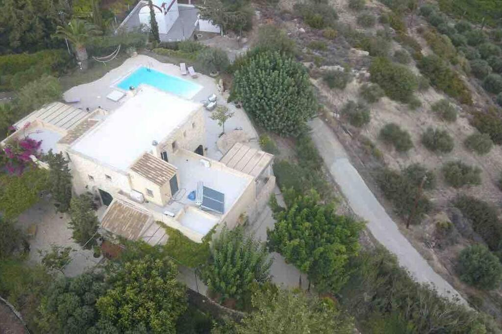 Olive House Traditional Villa With Pool Sitía Exterior foto